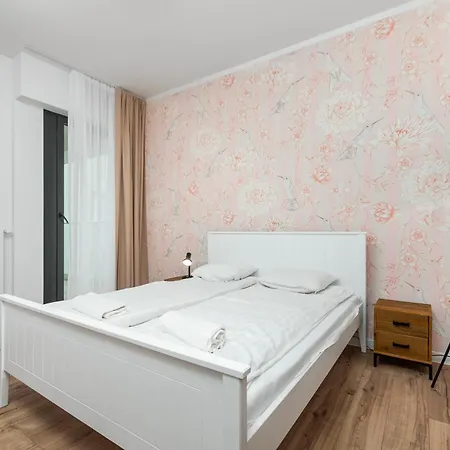 Aleja Solidarnosci 153 - B By Homeprime *